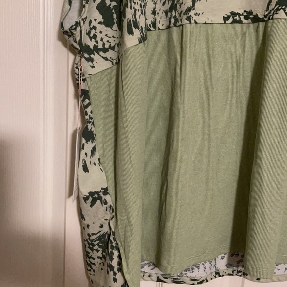 Plus size shirt size 3X - Picture 7 of 8